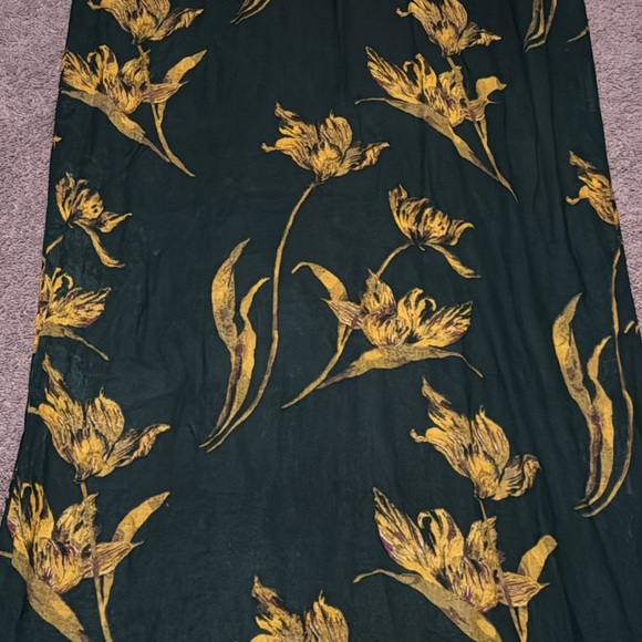 NWOT Ann Taylor Scarf/Wrap-Floral/Green&Yellow-77x29-Frayed Edge-Semi Sheer - Picture 11 of 16